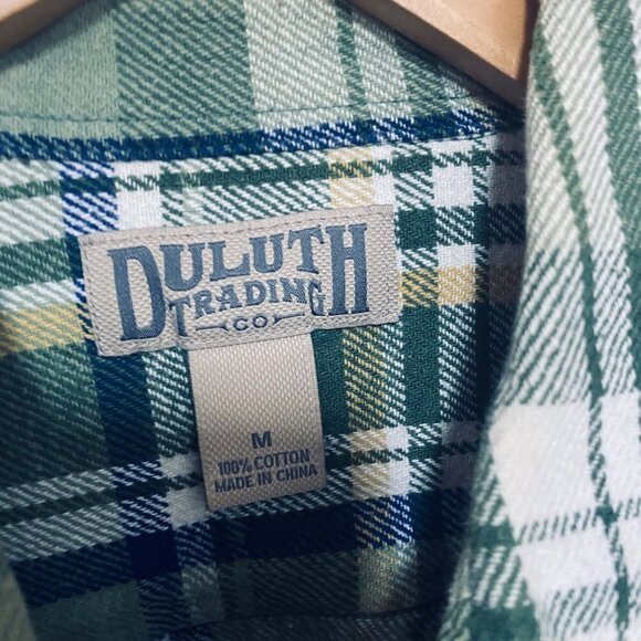 Duluth Trading Mens Shirt Size Medium Green Plaid Buttons Up Collared Top - Picture 3 of 7